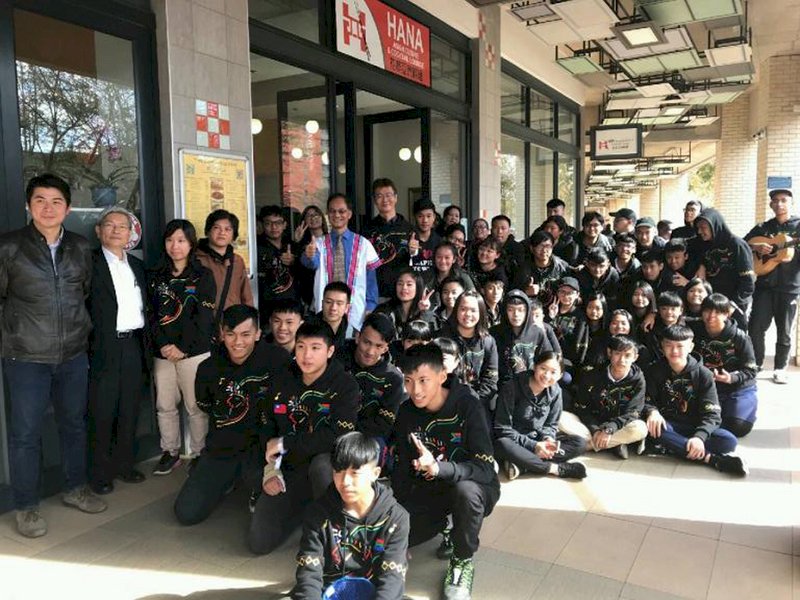 高雄寶來國中合唱團 南非爭光勇奪金牌