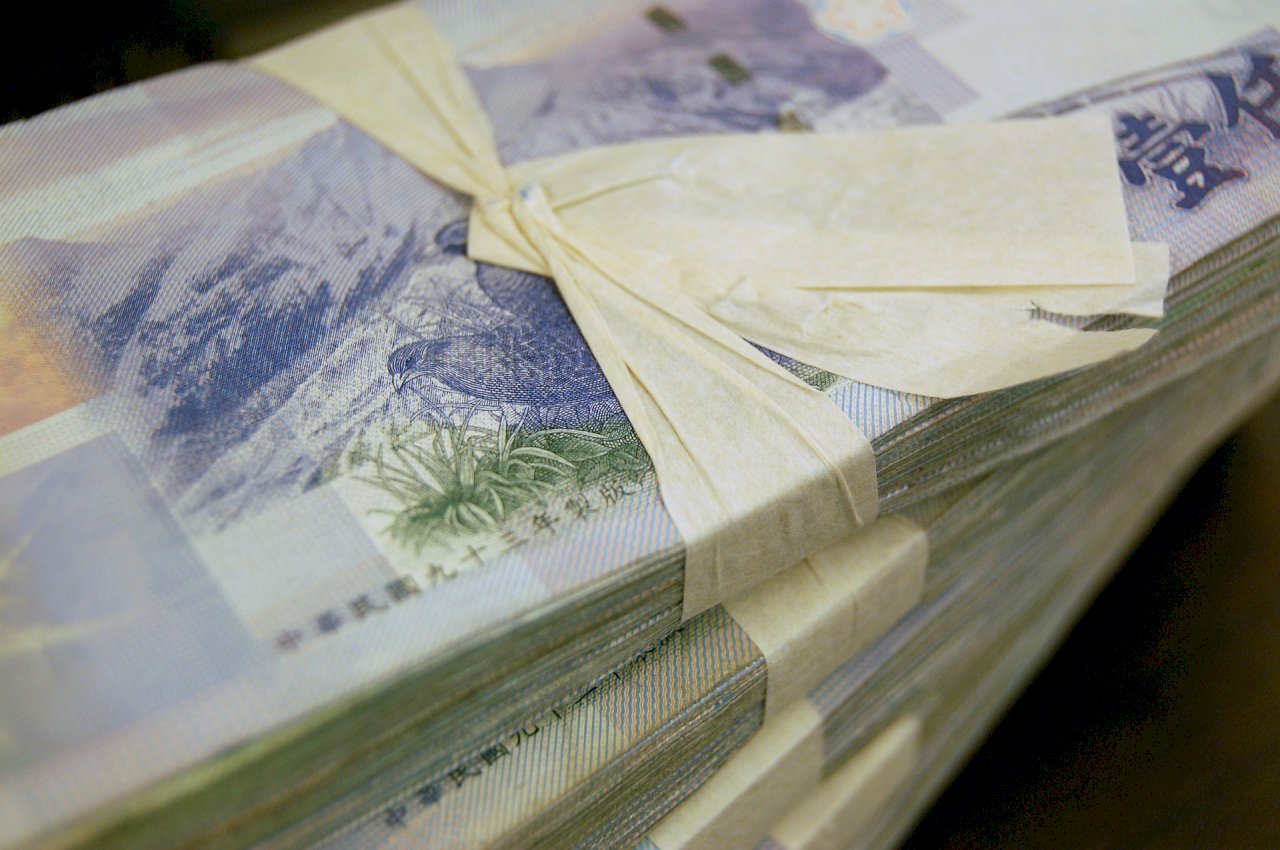 退休金準備遭國人低估 投信投顧調查：7成願參加勞退自選投資