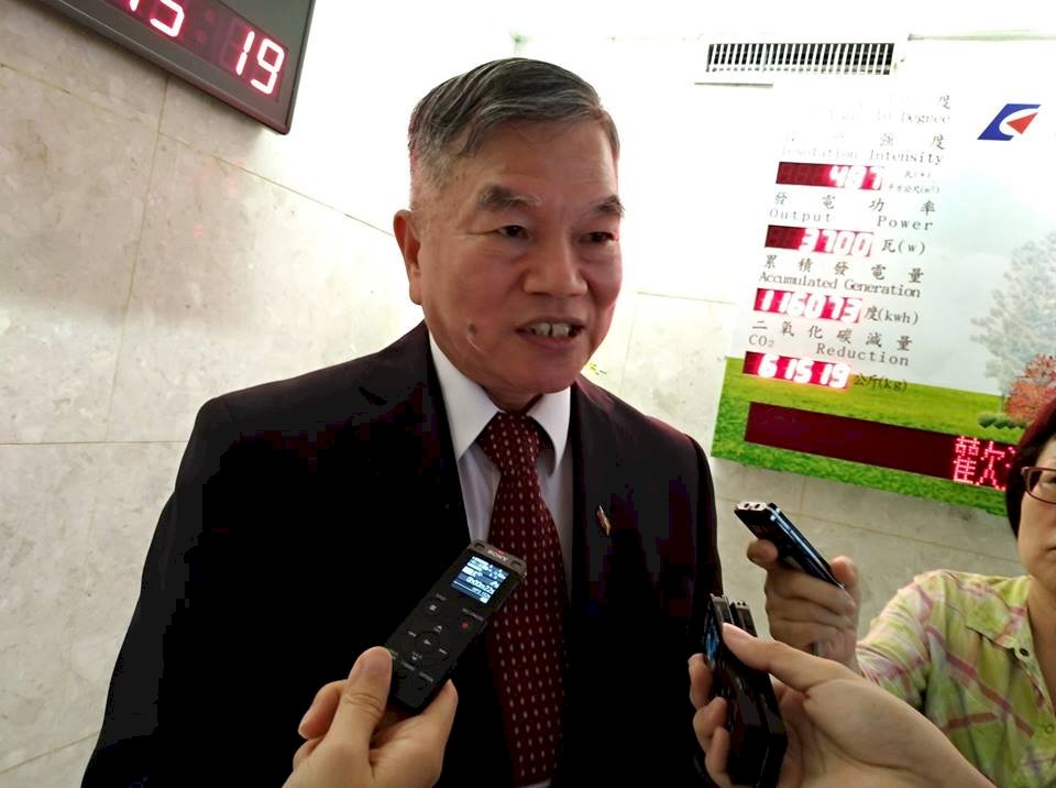 柯籲出面說明雙子星案 經長：不是我說了算