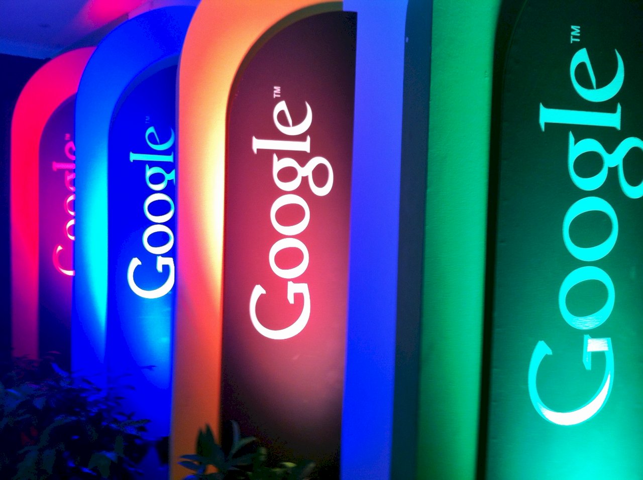 臉書Google海底電纜計畫棄香港 改連台灣菲律賓