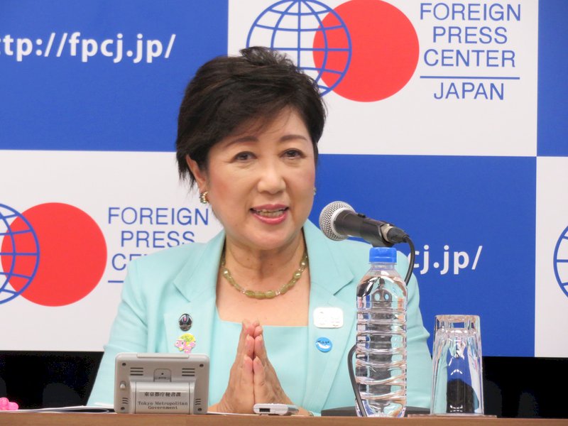 東京奧運倒數兩年 小池百合子被問抗暑術