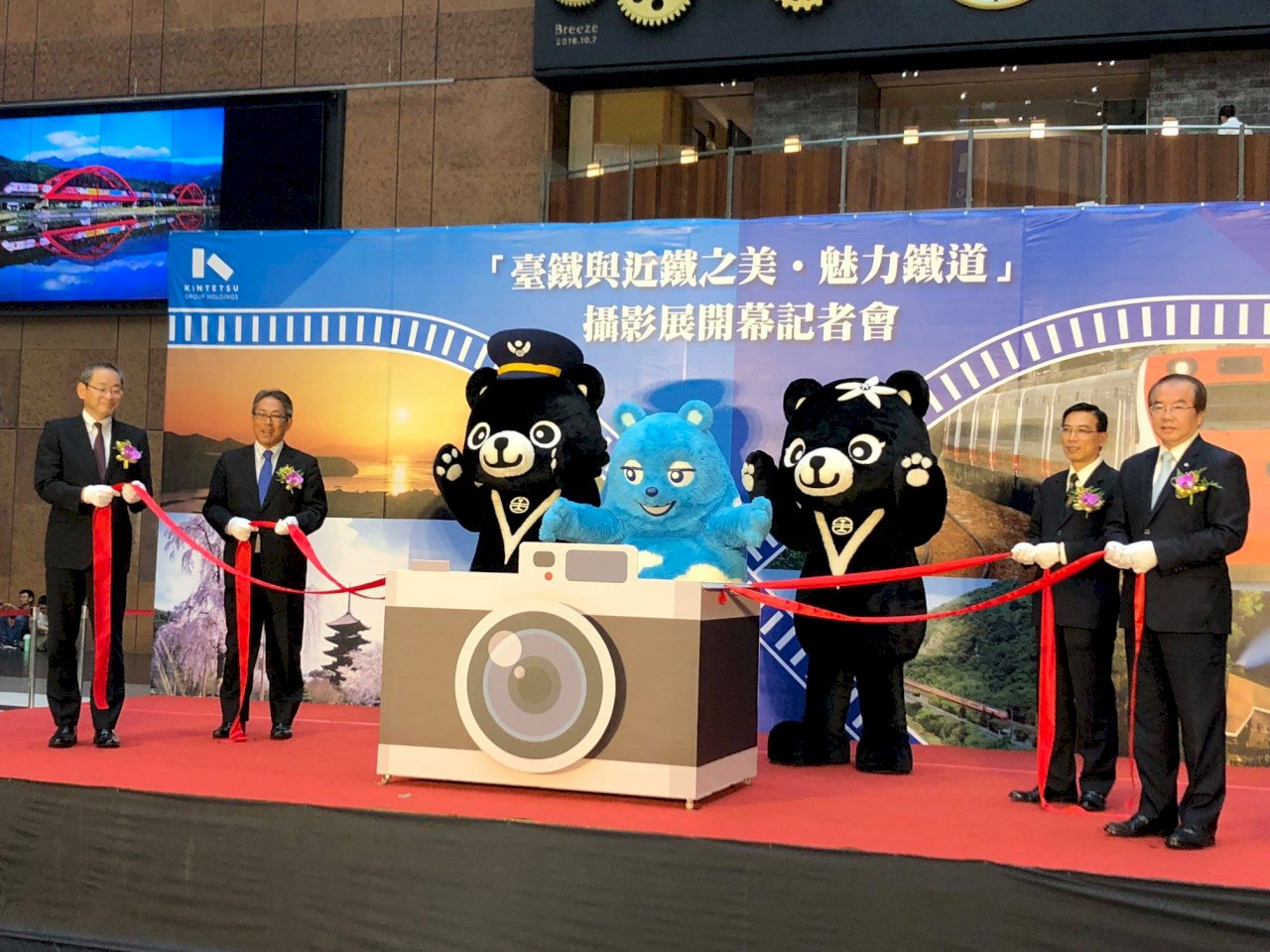 台日鐵道攝影展 今起台北車站大廳展出