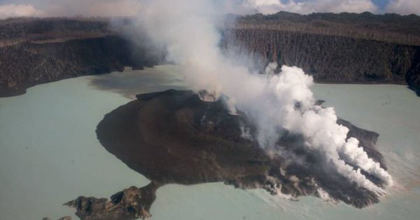 火山噴發增強 萬那杜下令居民撤出安巴島
