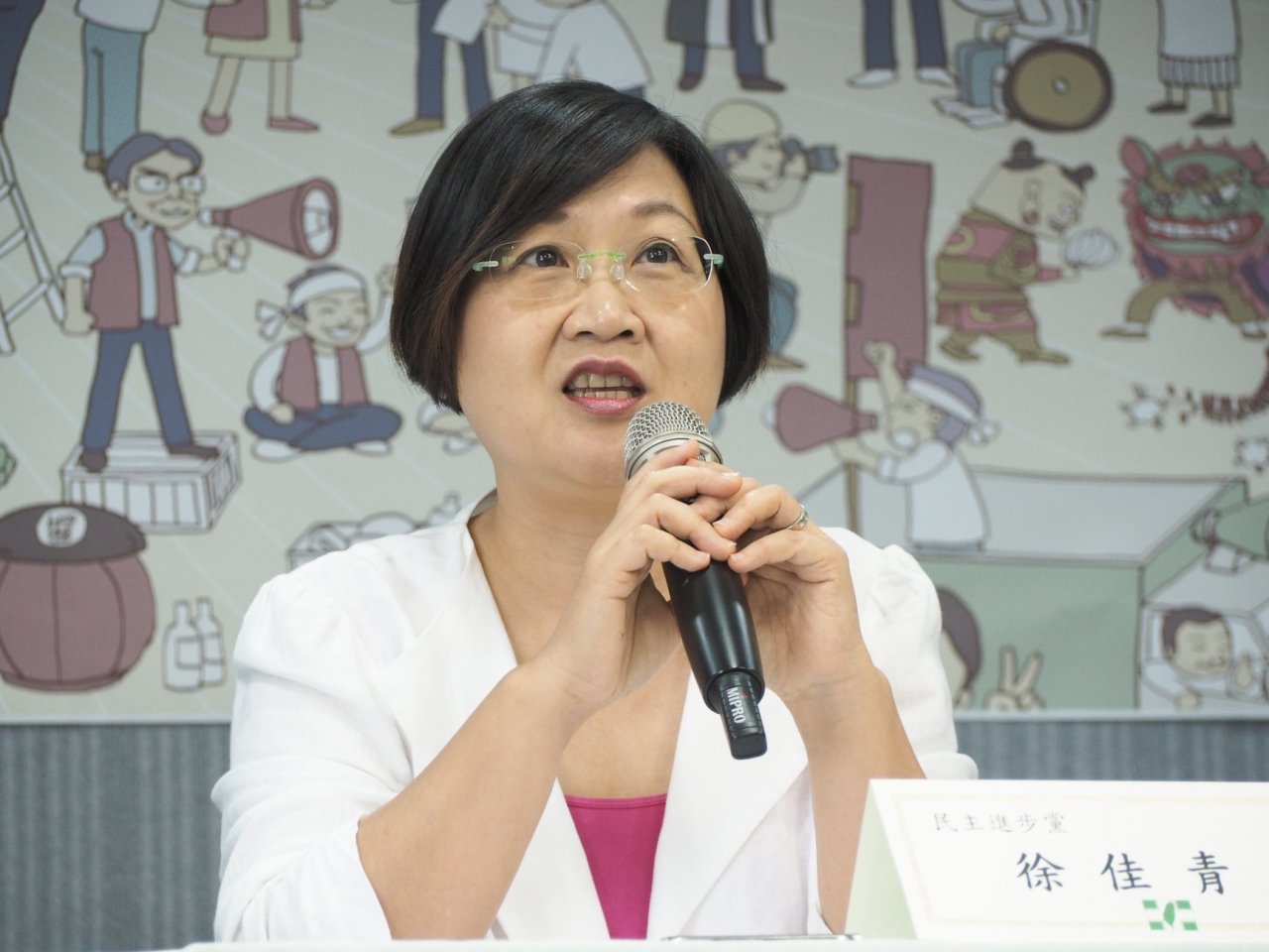 總統民調落後賴揆 民進黨：政治操作適可而止