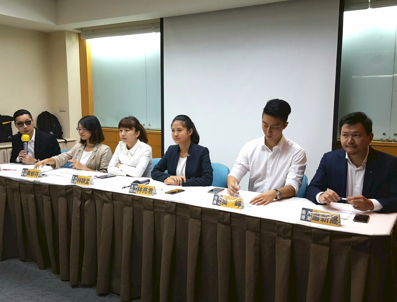 不用「母雞」 林昶佐：友善爭取各方支持