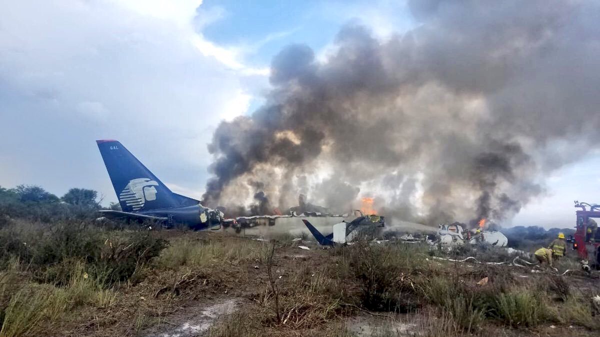 墨西哥航空墜機 無人死亡約80人傷