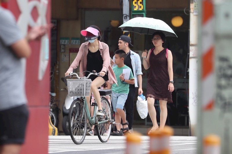 台北37.8度史上第2熱 北部明高溫亮黃燈
