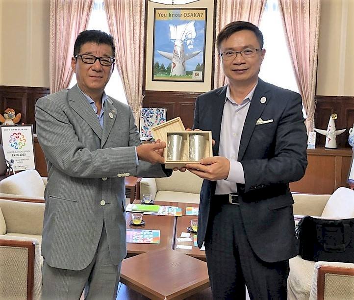 洽談台日合作 黃志芳與大阪府知事會面