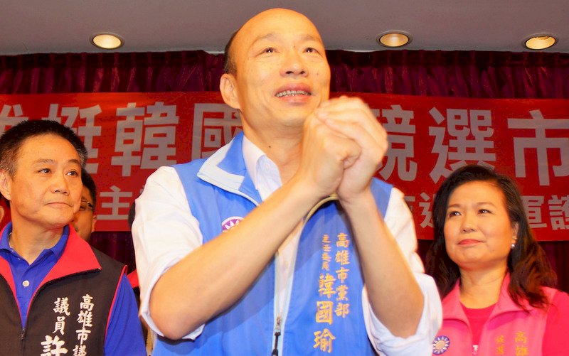韓國瑜搭嗆聲公車 陳其邁談橋科串聯產業