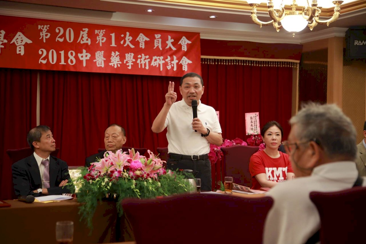 與吳敦義擦身而過 侯：尊重主辦單位安排
