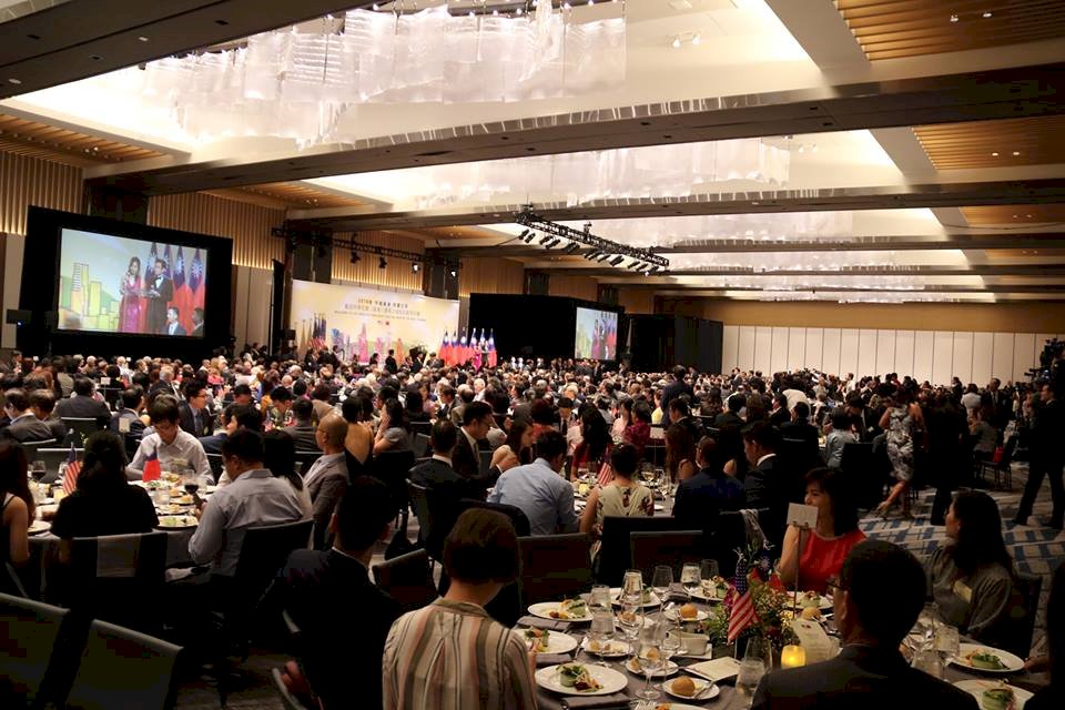 蔡總統洛城盛大僑宴 多位眾議員出席致詞