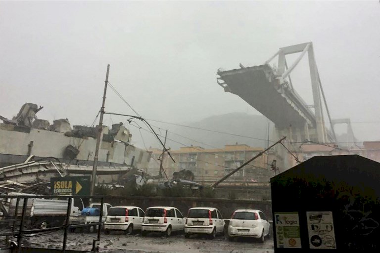義北高架橋因暴雨崩塌 已知22死2生還
