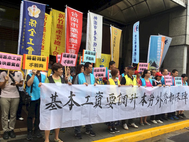 基本工資審議16日登場 勞資官三方再拔河