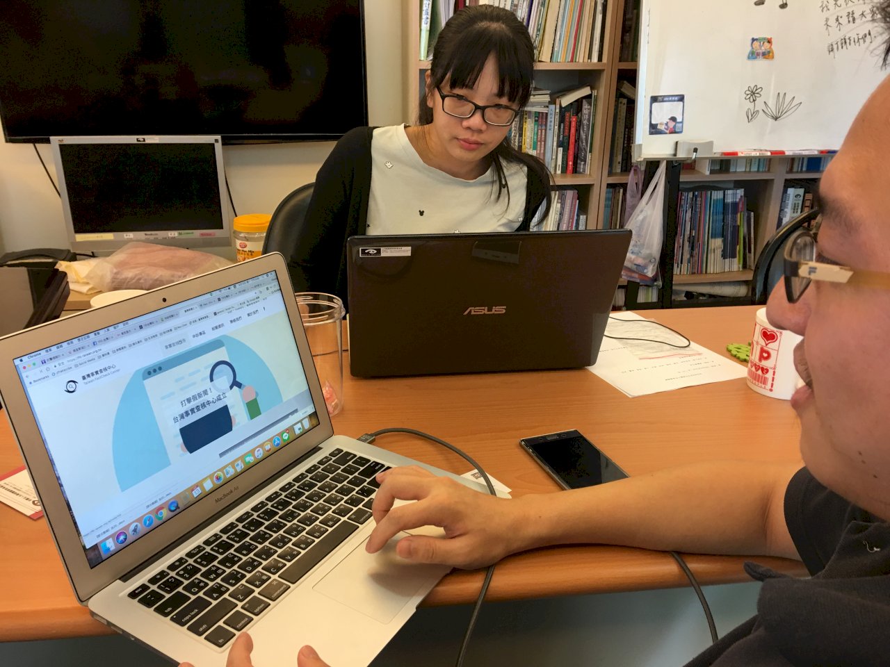 打「假」特攻隊(一) 事實查核中心讓假新聞無所遁形