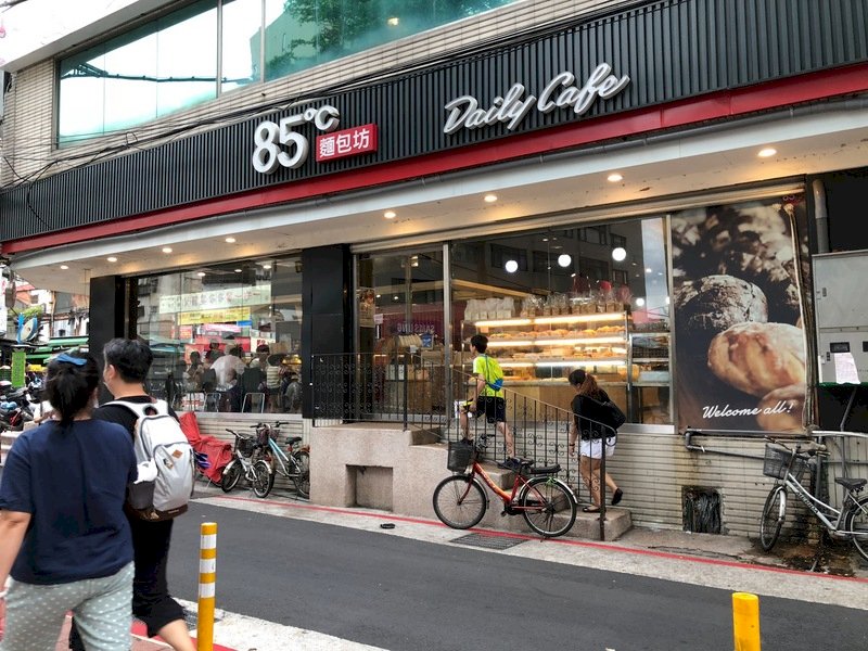 台灣85度C：企業有照顧好員工的壓力