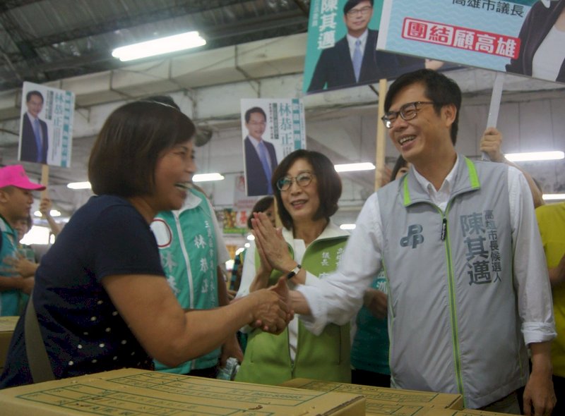 拚高市長選戰 陳其邁訪攤商 韓國瑜談新政
