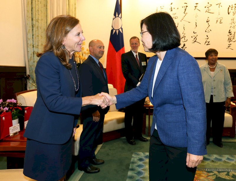 美前高級官員來訪 總統：代表美各界堅定支持