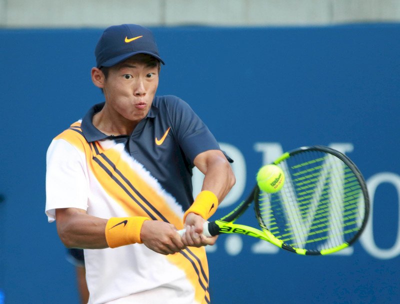 青奧網球 曾俊欣男單首勝 梁恩碩女雙首輪止步