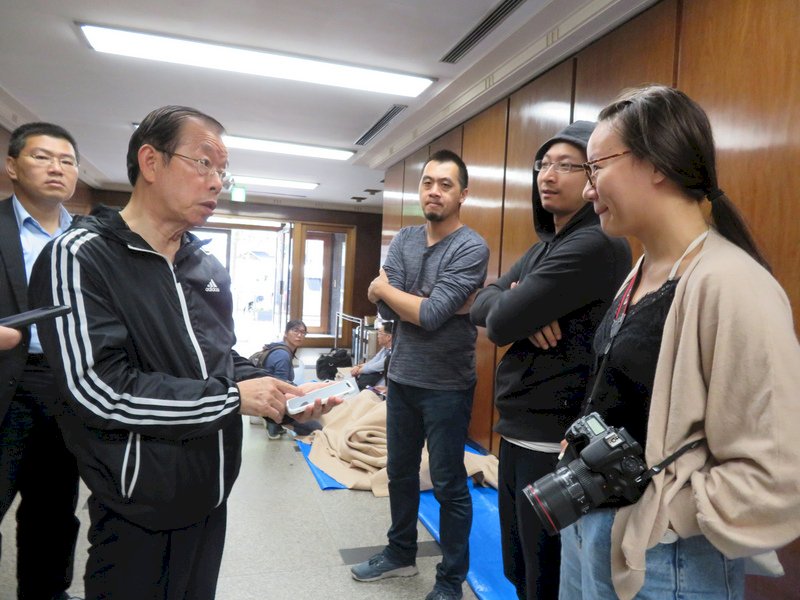 謝長廷協調華航1100個機位 助國人離開北海道