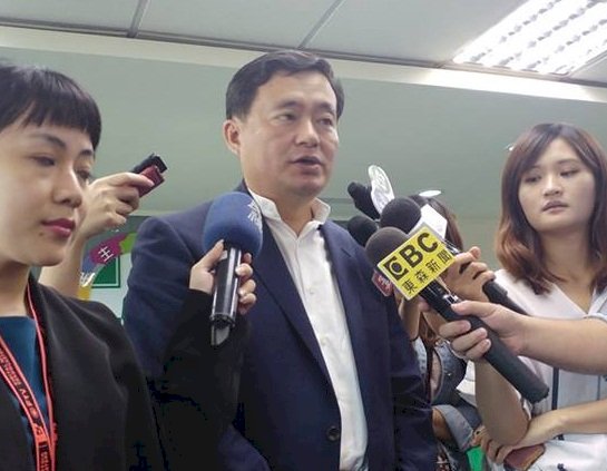 傅崐萁遭解職喊政治迫害 洪耀福：讓人納悶