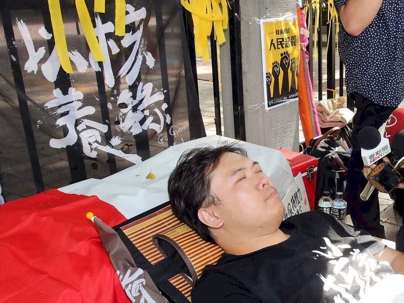 絕食140小時 以核養綠公投領銜人黃士修送醫