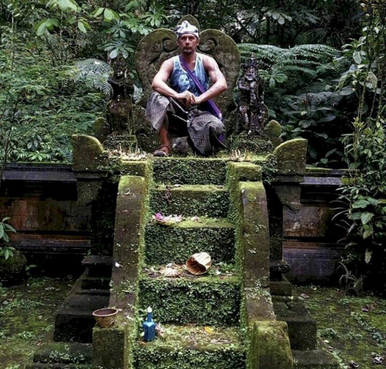 指西方遊客素質差 峇里島擬訂參訪寺廟新規