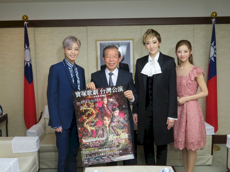 寶塚改編布袋戲秀將在台公演 謝長廷也想看