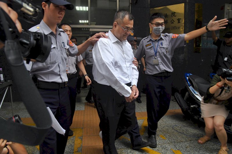 林益世判刑2年定讞 上銬發監台北監獄