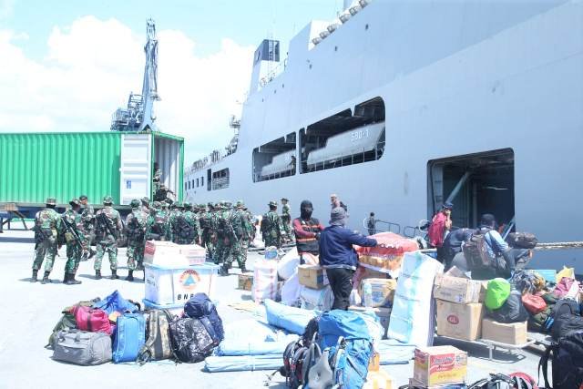 印尼出動戰艦 撤離強震災民