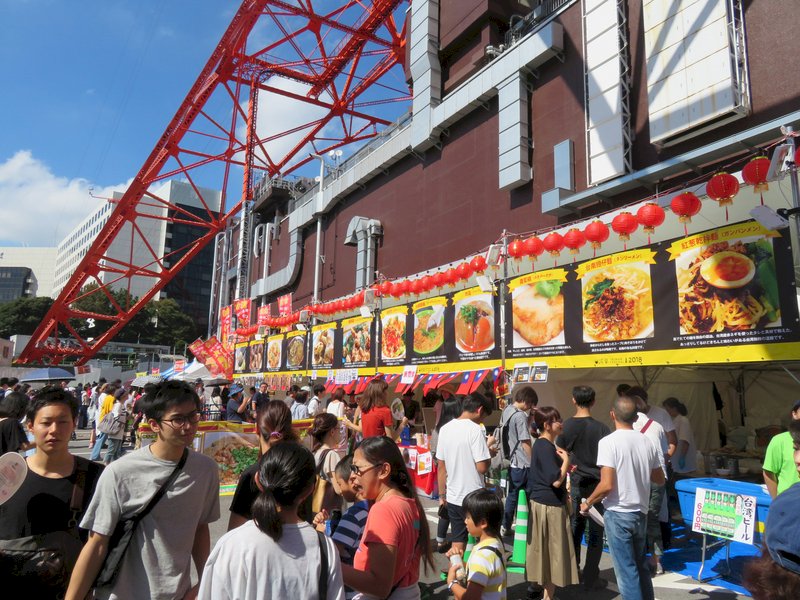 東京鐵塔台灣美食節 胡椒餅爆漿食客喊好吃