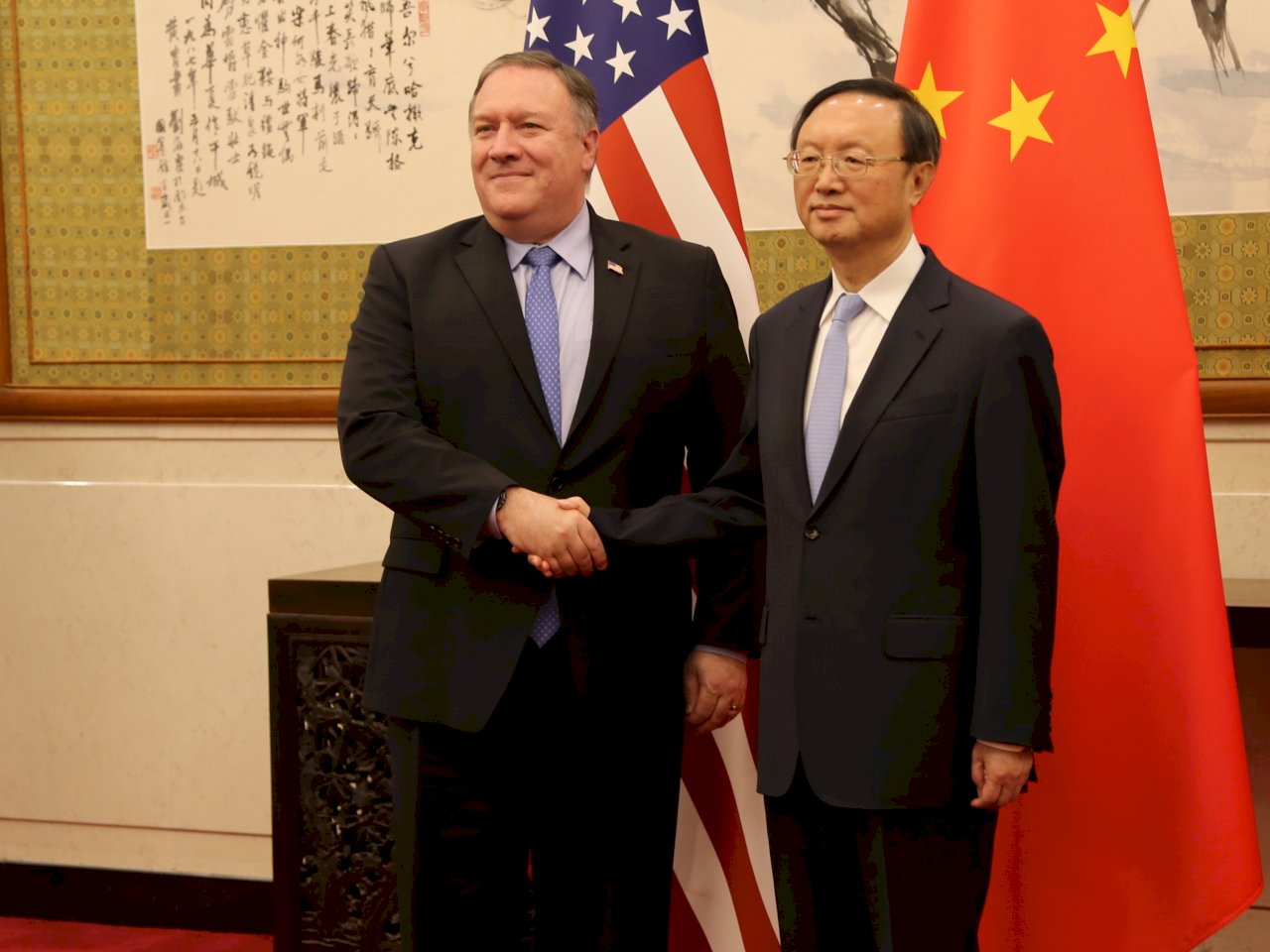 楊潔篪與蓬佩奧通話 籲美方停止干涉中國內政