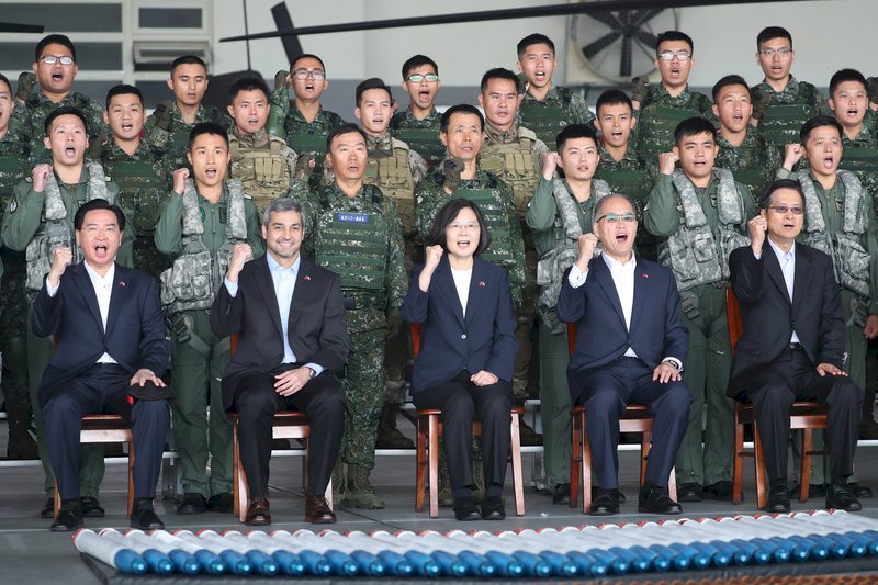 蔡總統視導地空作戰演訓 阿布鐸受邀觀摩