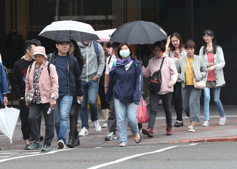 華南雲雨區東移 下午降雨增迎風面局部大雨