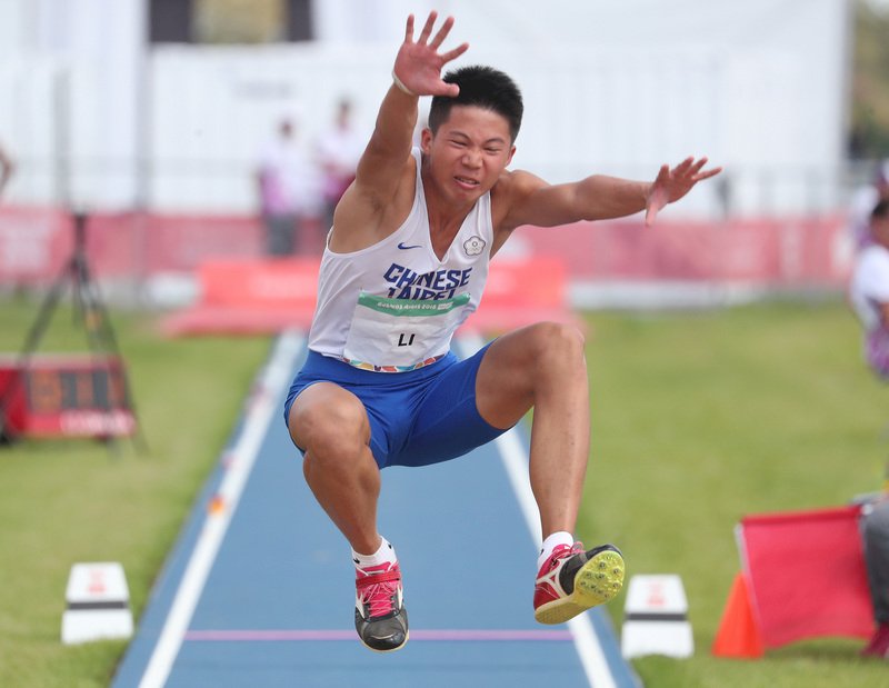 李允辰男子三級跳  破高懸近34年全國室內紀錄
