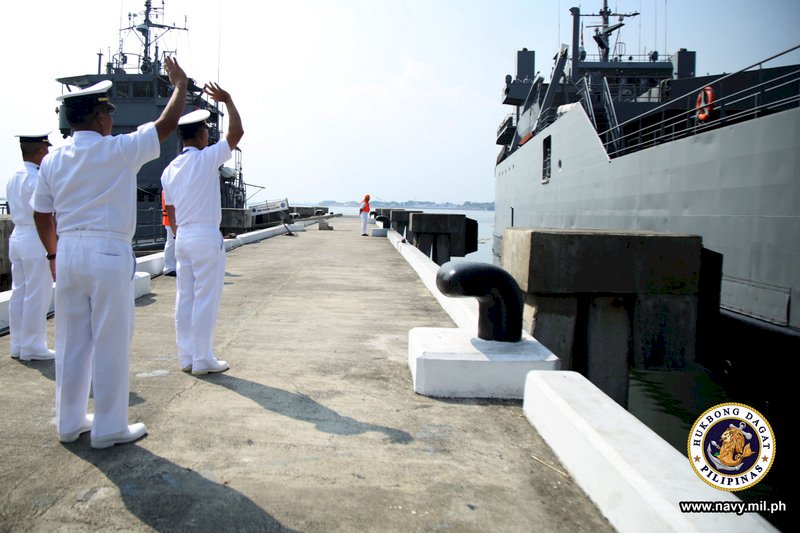 菲海軍登陸艦出發 參加東協-中國演習
