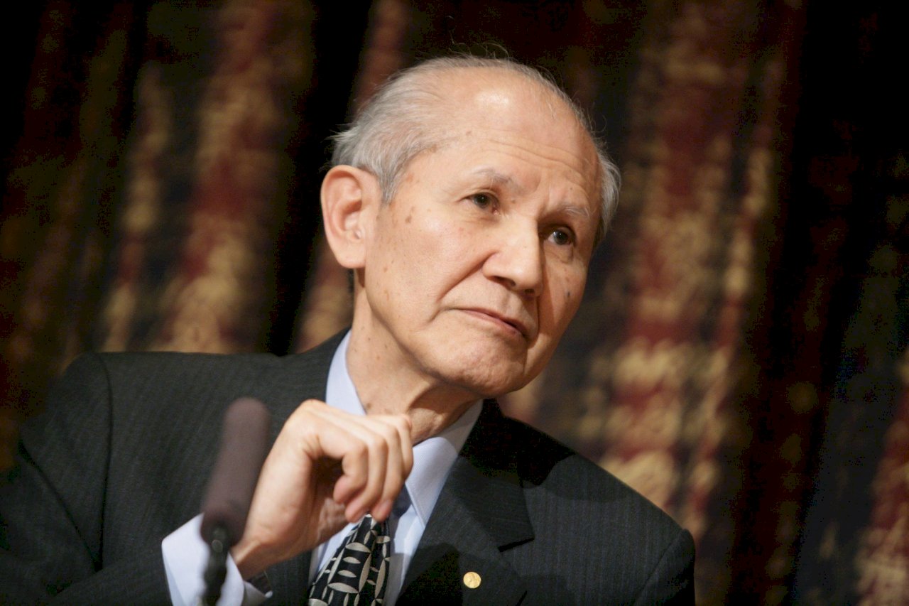 諾貝爾化學獎得主脩下村辭世 享耆壽90歲