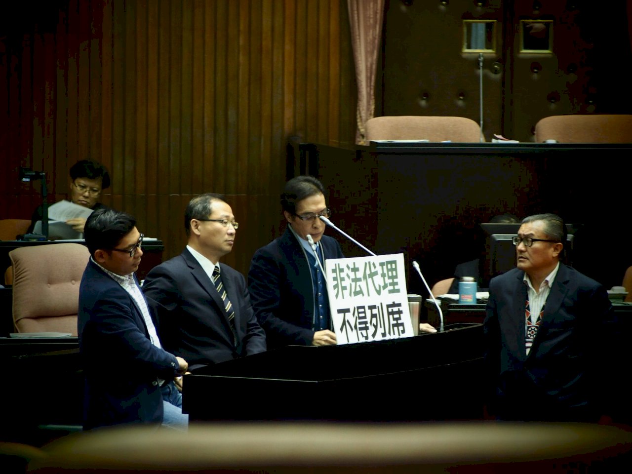 批非法代理 國民黨立委拒絕楊翠備詢