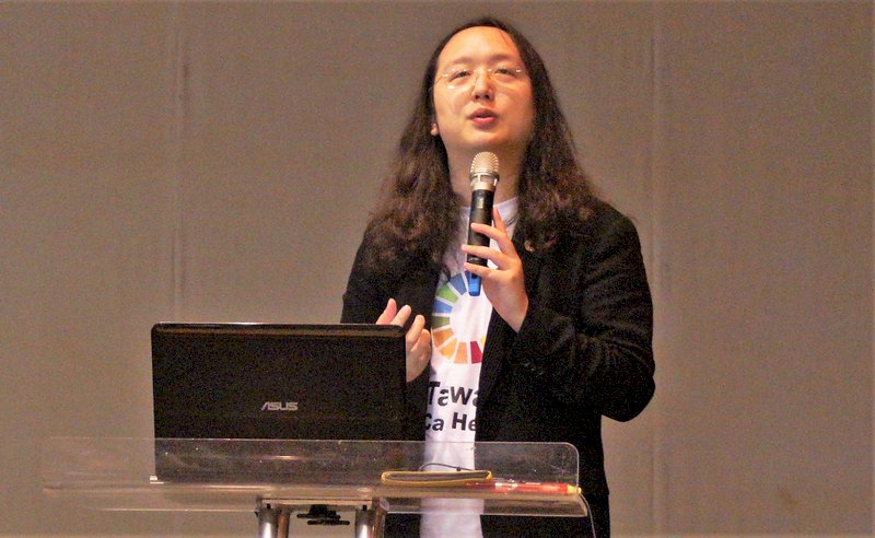 唐鳳訪溫哥華 分享台灣社會企業創新經驗
