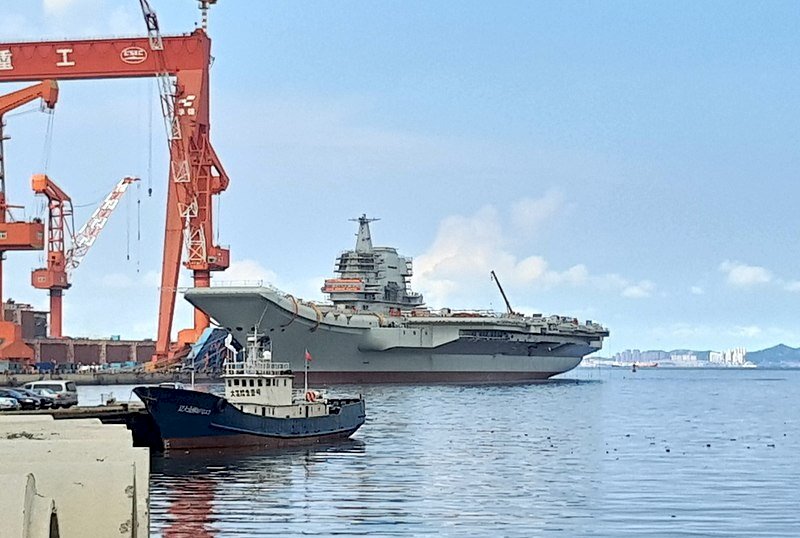中國自製航艦第3次海試 綜合保障艦伴隨出海
