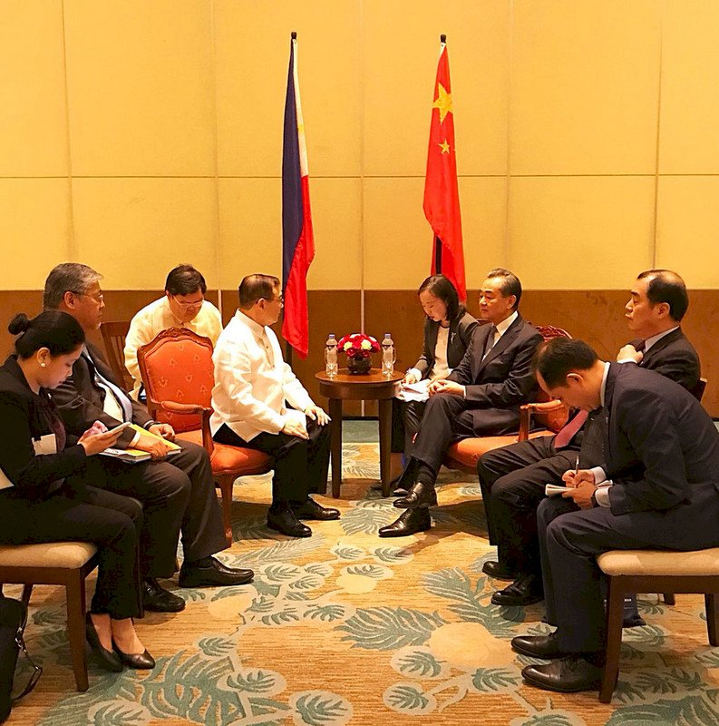 菲中外長雙邊會議 協商南海行為準則