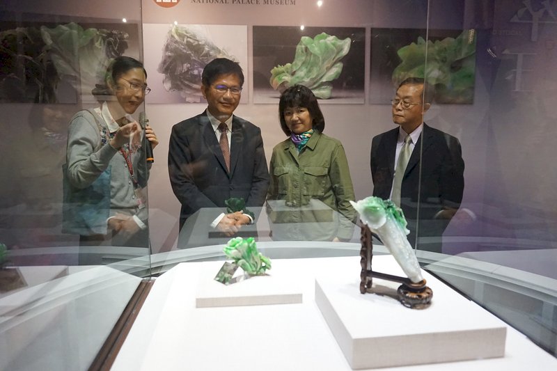翠玉白菜到台中 花博故宮花蝶館亮相