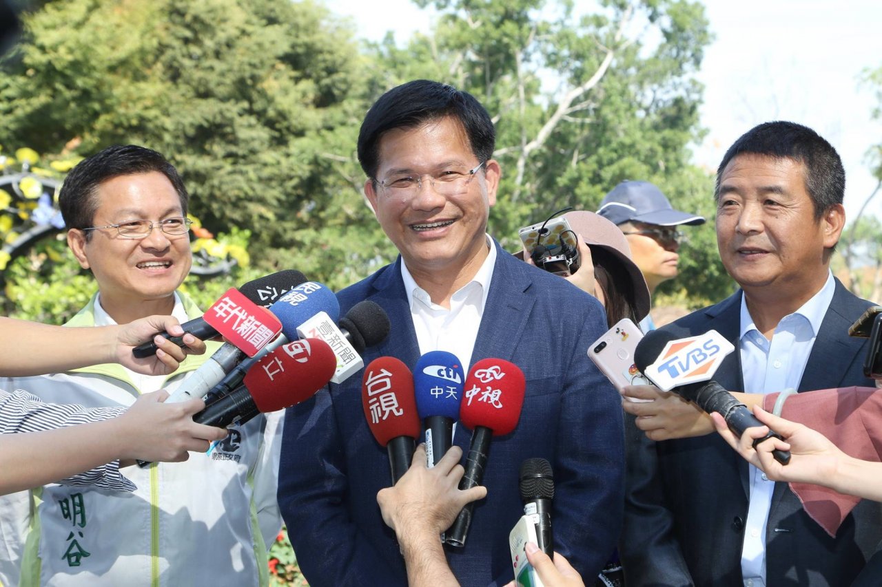 台中龍燕對決  交通建設你來我往