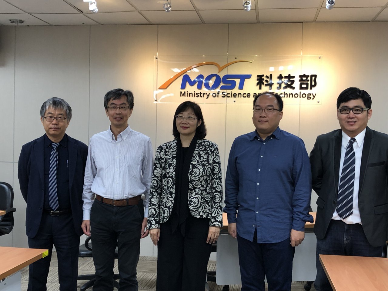 積體電路重大突破！學者找到0.7奈米電晶體材料