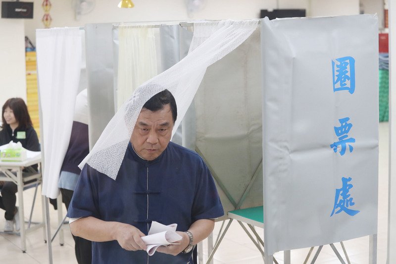 不在籍投票 中選會：公投可優先實施