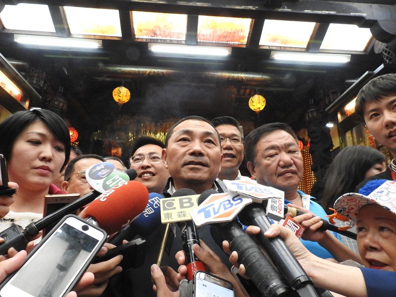 謝票感恩 侯友宜：要做官不要來團隊