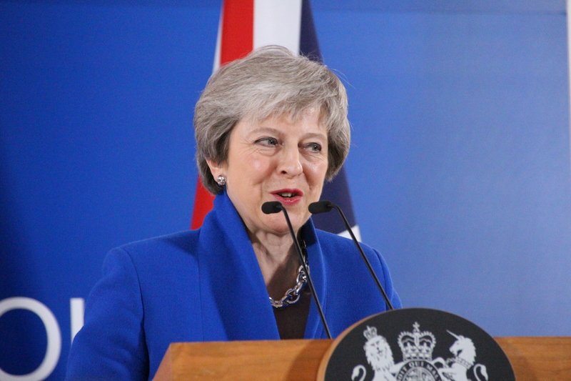 歐盟通過英國脫歐協議 梅伊挑戰國會難關