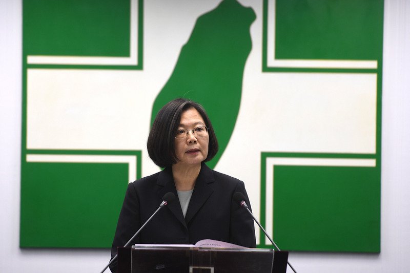 蔡總統茶敘 綠委反映一例一休年改衝擊選情