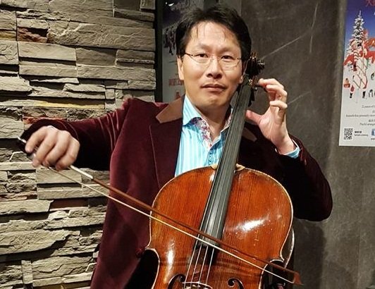 十把大提琴合奏聖誕樂曲  大提琴家郭虔哲新輯一人搞定