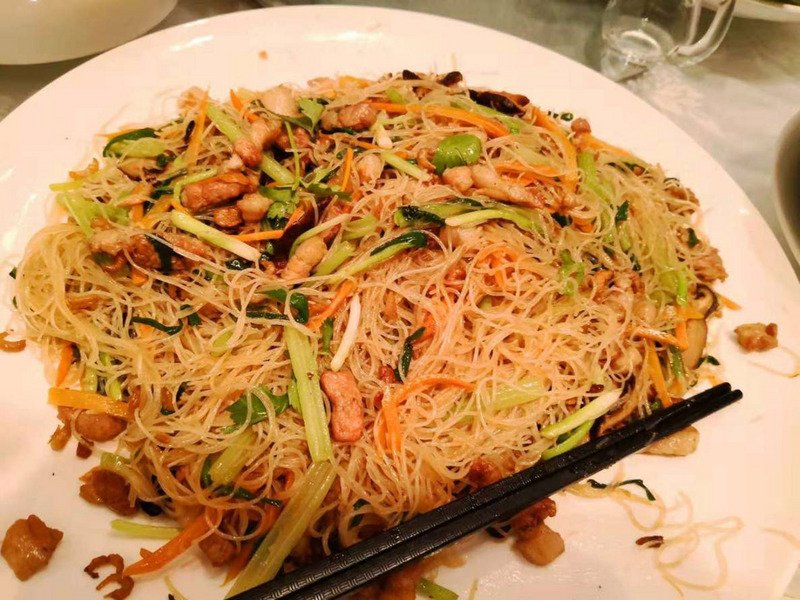 富豪桌上餐大多是家常料理  私廚教你做好吃的炒米粉
