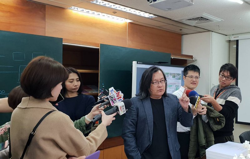 林洲民臉書貼公開信 表明遭逼退